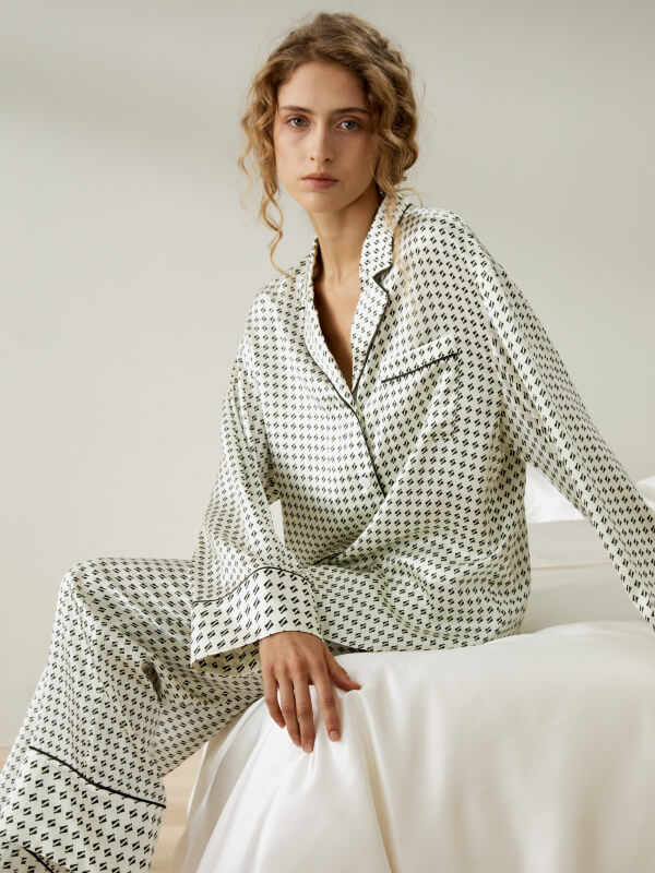 <span>Washable Silk Pajamas</span>