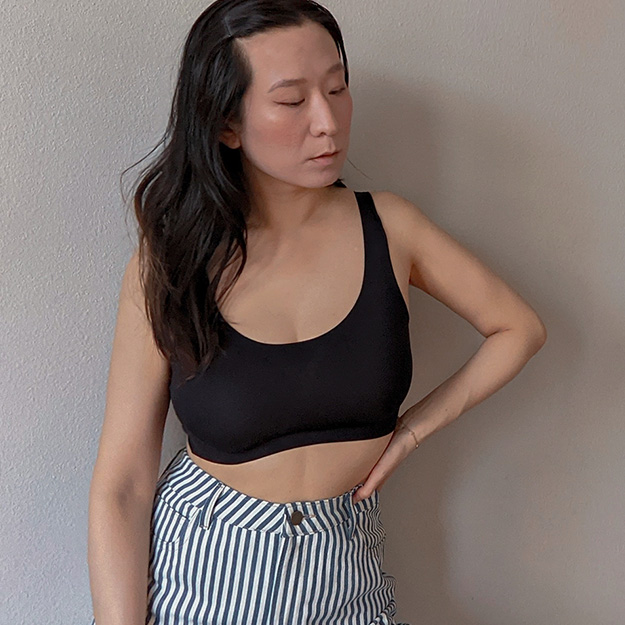 This silk sports bra keeps you supported while keeping a smooth appearance.  The stretchy fabric adapts to different body types. The simple design is  for added comfort and freedom of movement.