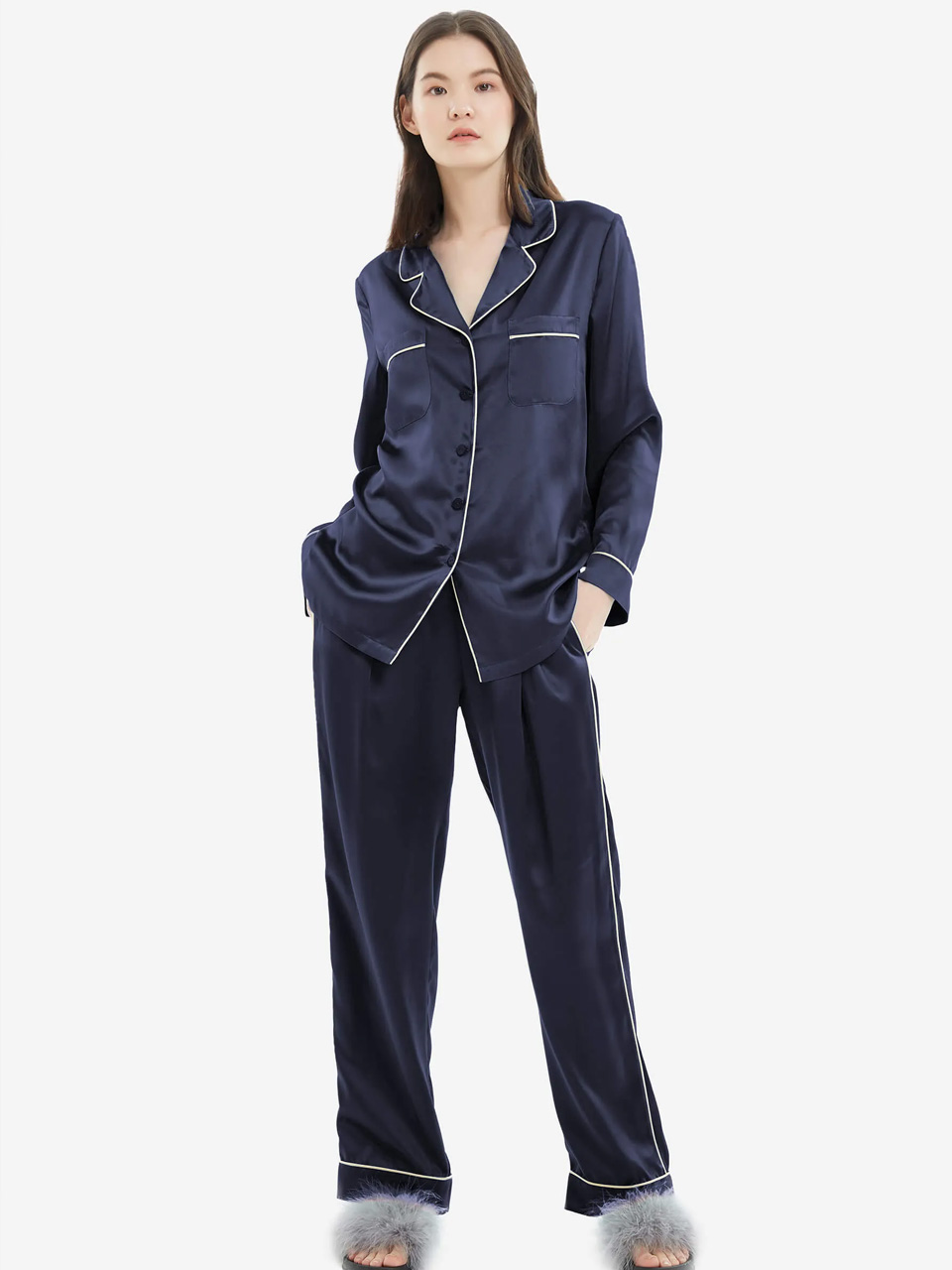 https://www.lilysilk.jp/jp/oversized-merino-wool-sweater-with-slit-sleeves.html#color=6014