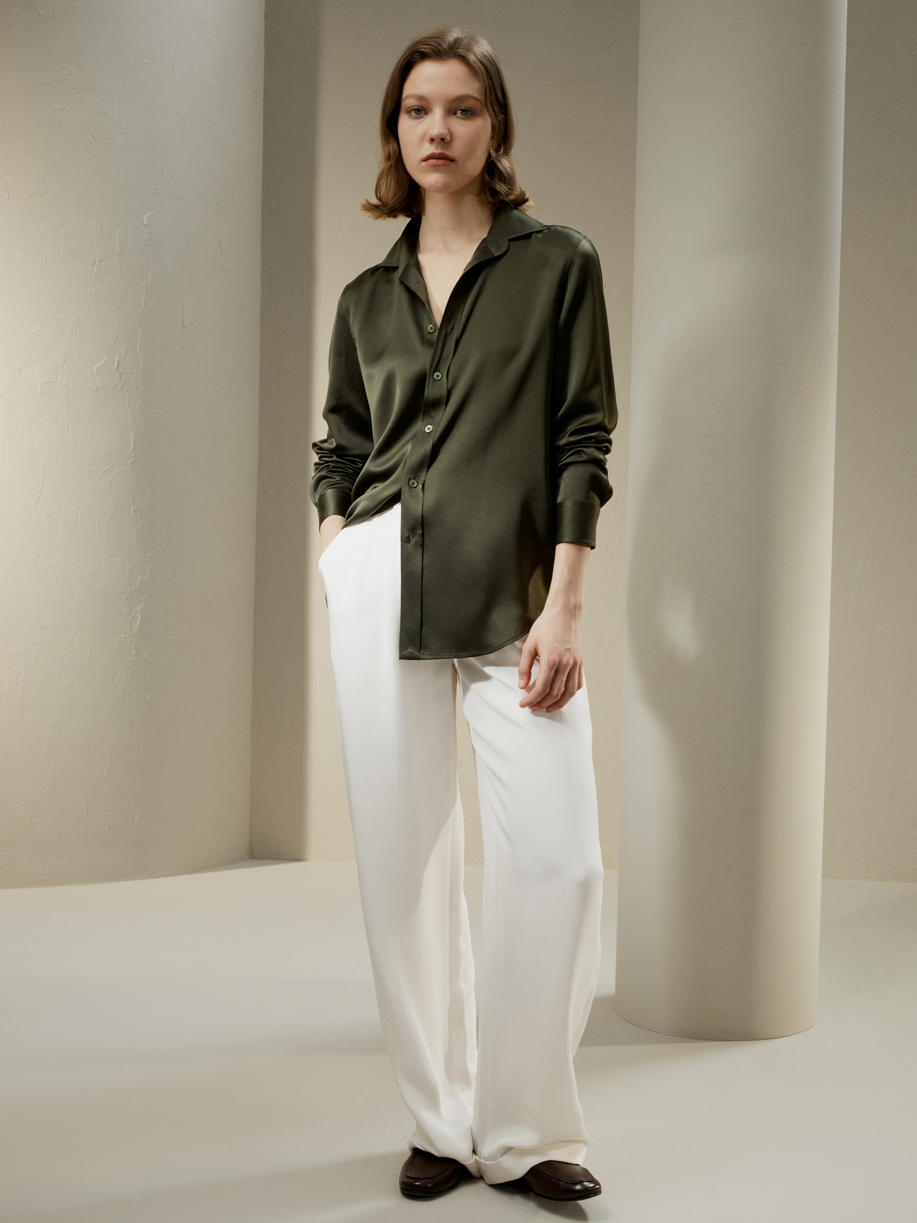 Wide leg silk-lined Wool Trousers